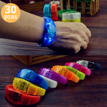 Cargar imagen en el visor de la galería, Pulseras Led Audiorítmicas 30pzas | Para Conciertos Festivales Boda Fiesta Xv Años Graduaciones Batucada