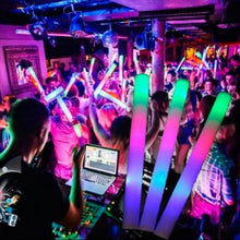 Cargar imagen en el visor de la galería, Barra aplaudidor de espuma con luz led 50 piezas