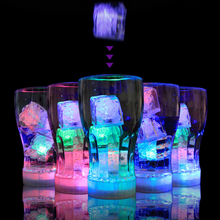 Cargar imagen en el visor de la galería, Hielo con luz led 60pzas