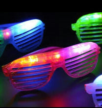 Cargar imagen en el visor de la galería, Lente con luz led 36pzas