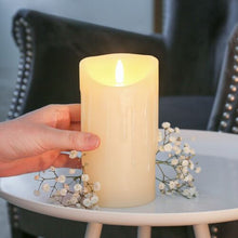 Cargar imagen en el visor de la galería, Vela Derretida con luz led 15x7.5cm 2pzas